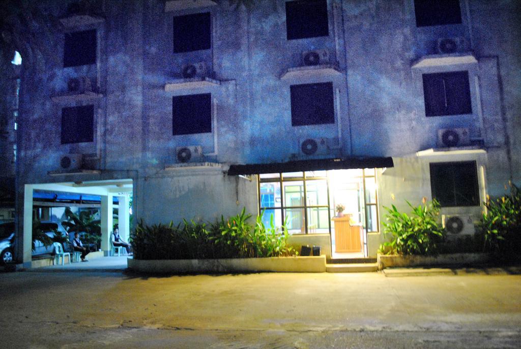 Royal Toe Hotel Yangón Exterior foto